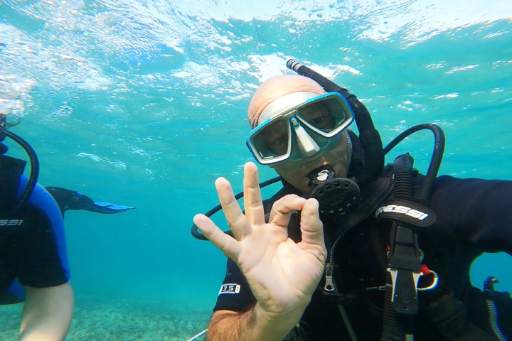 Learn how to scuba dive in Nea Makri